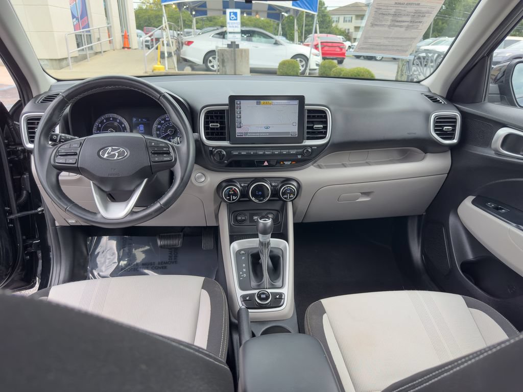 Used 2020 Hyundai Venue SEL w/ Convenience + Premium Package FWD image 19