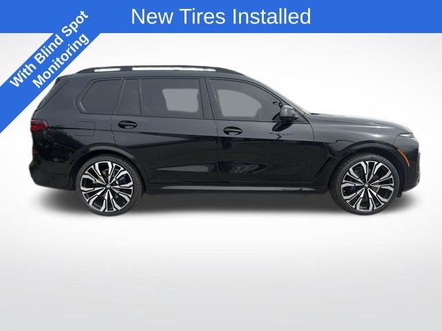 Used 2023 BMW X7 xDrive40i w/ M Sport Package image 2