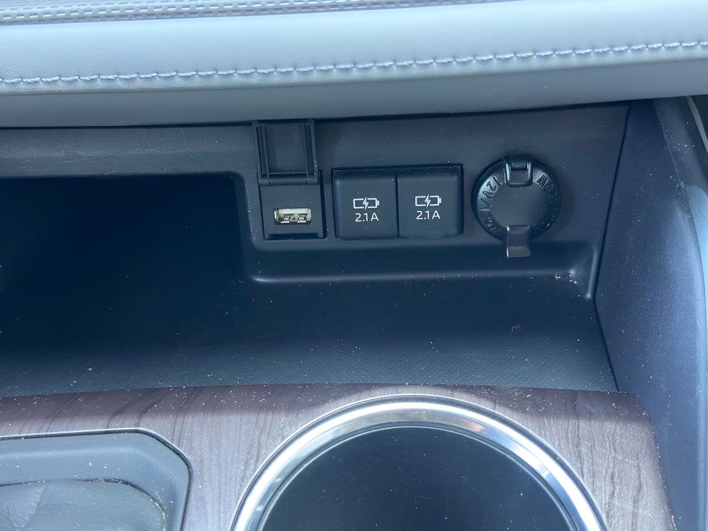 Used 2020 Toyota Highlander Limited AWD/4WD image 30