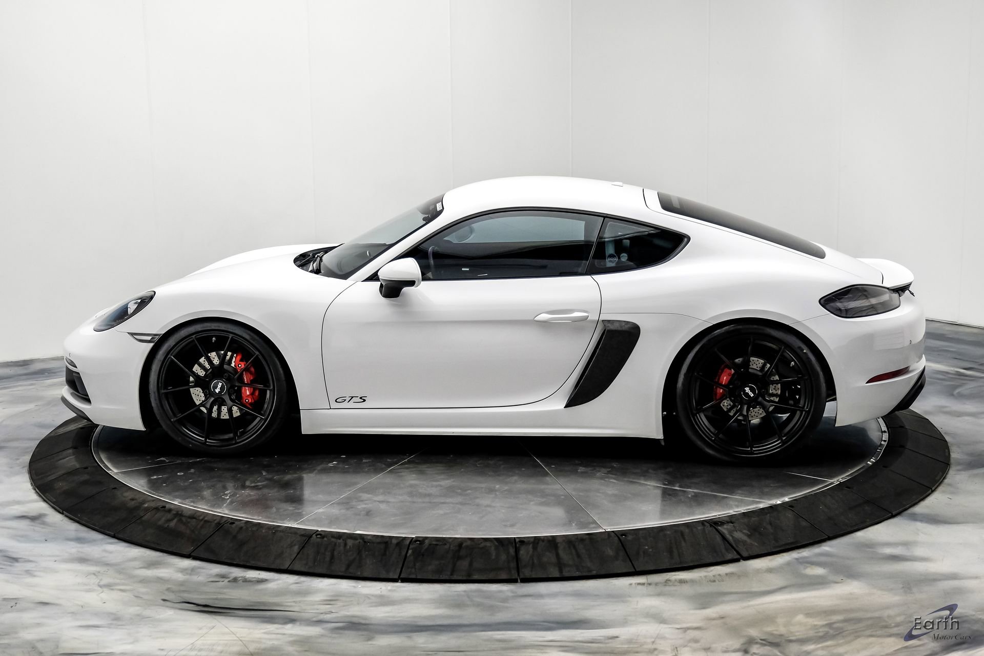 Used 2019 Porsche 718 Cayman GTS RWD image 8