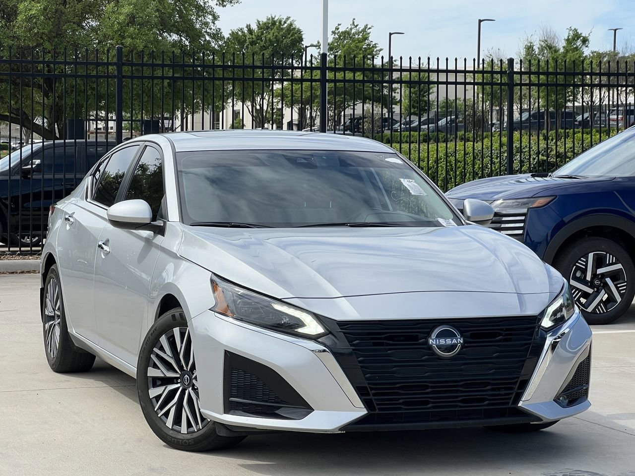 Certified 2024 Nissan Altima 2.5 SV w/ SV Premium Package image 2