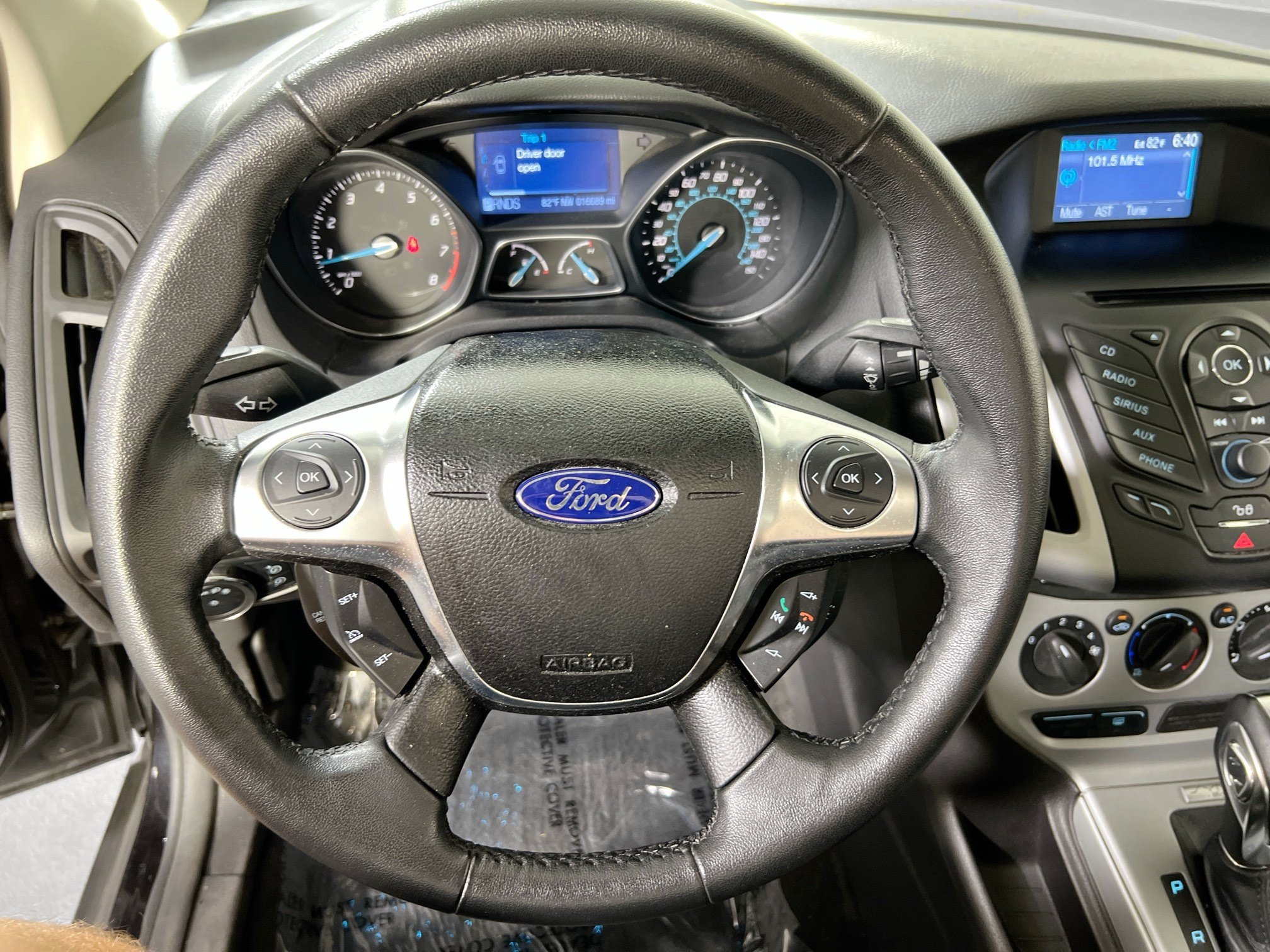 Used 2012 Ford Focus SE FWD image 11