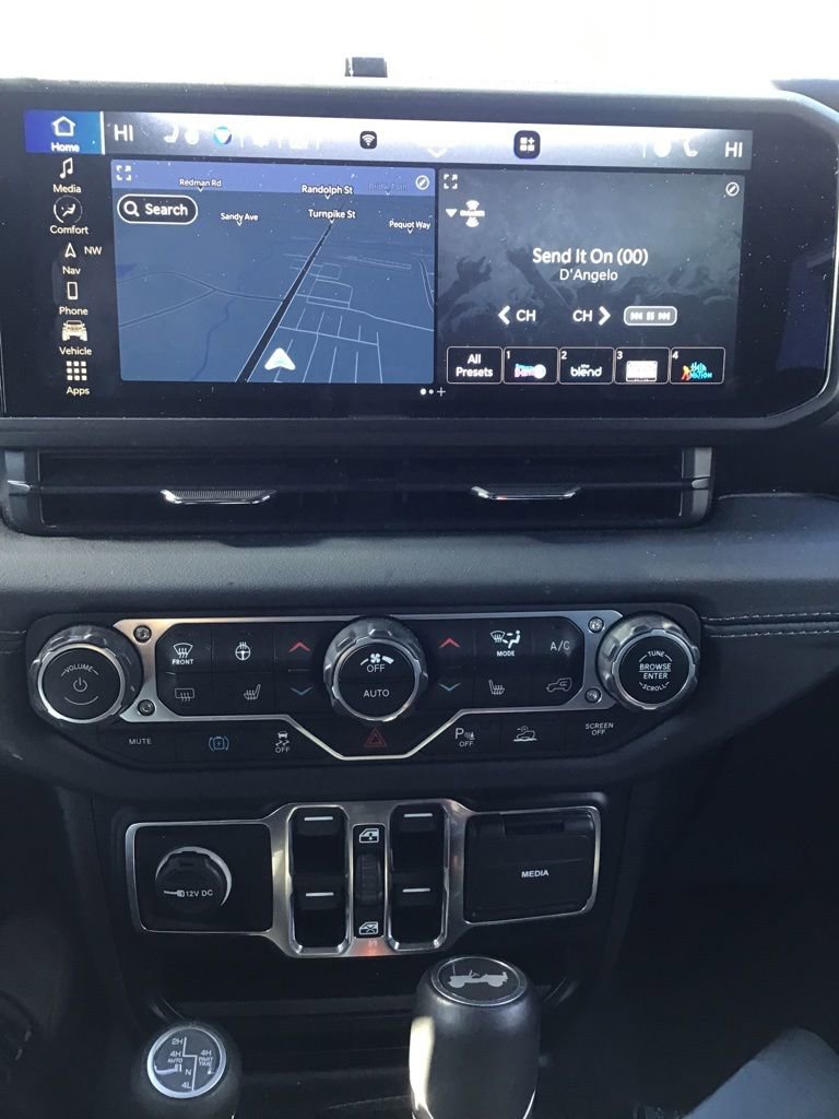 Used 2024 Jeep Wrangler High Altitude image 13