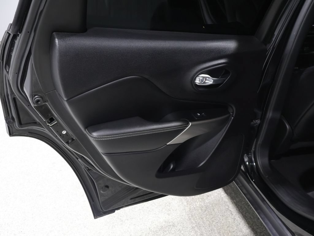 Used 2021 Jeep Cherokee Latitude Lux 80th Anniv w/ Quick Order Package 2YU 80th AWD/4WD image 20
