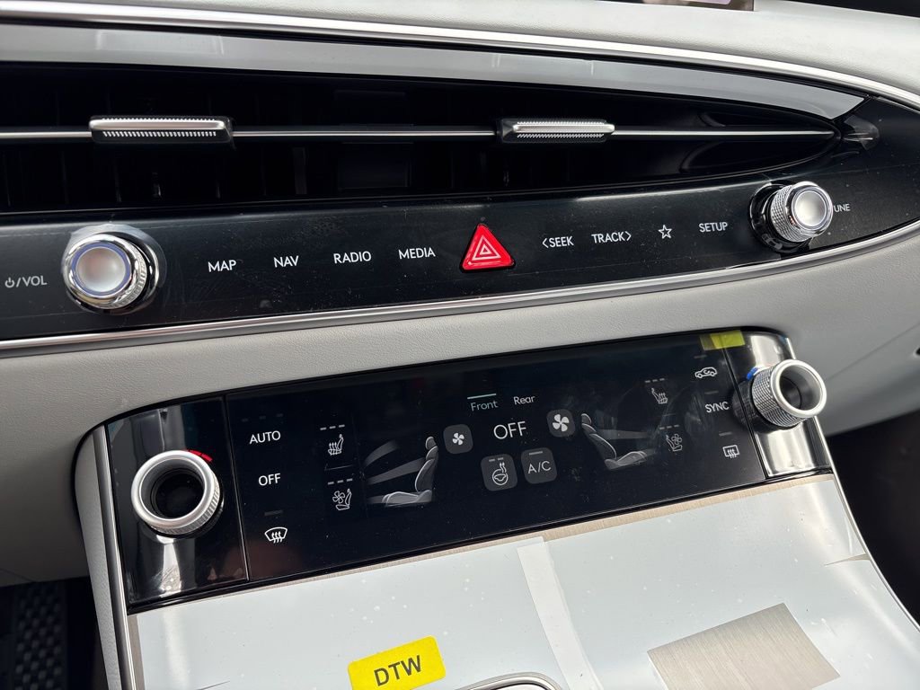 New 2026 Genesis GV70 2.5T Advanced image 14