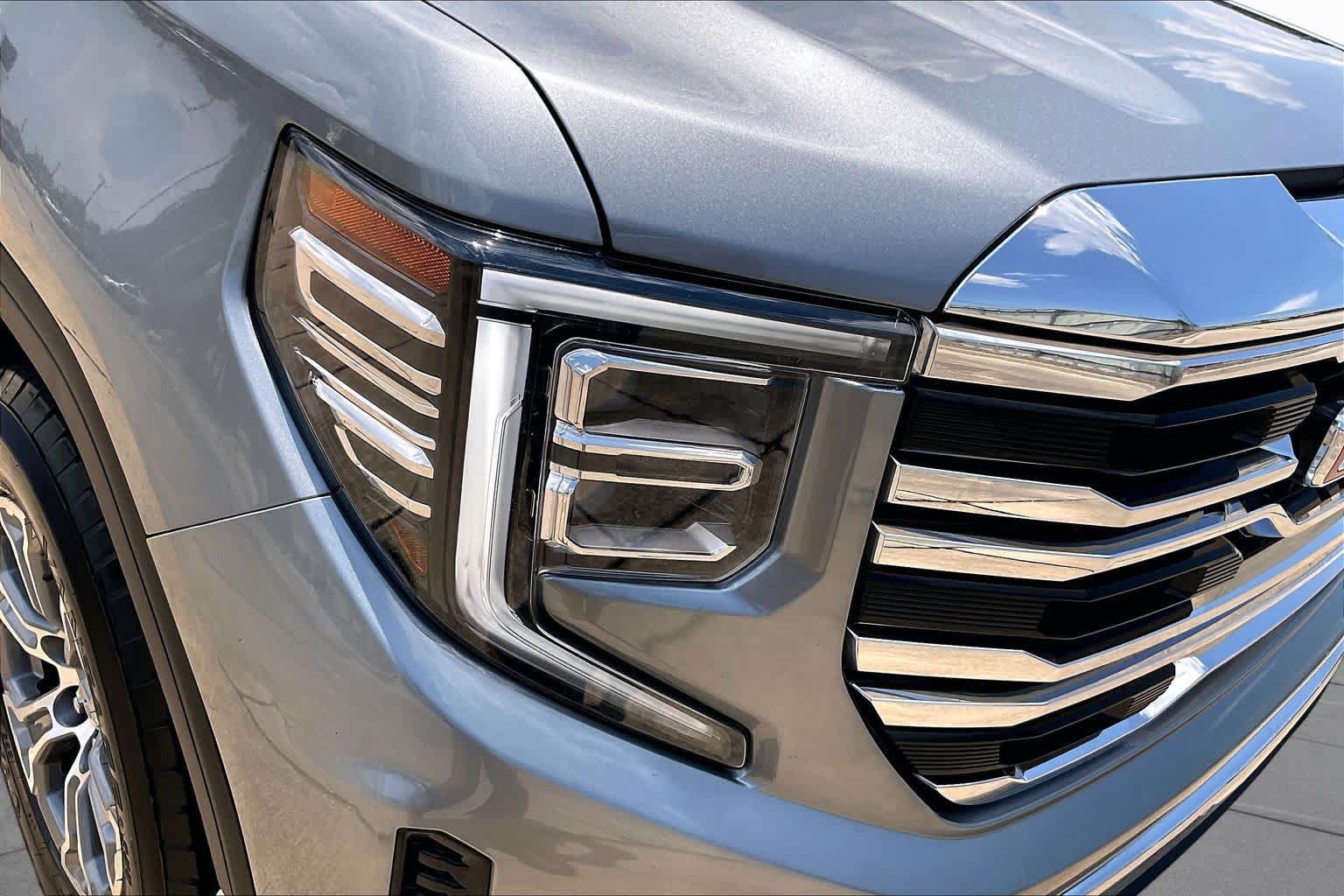 Used 2025 GMC Sierra 1500 SLT RWD image 25