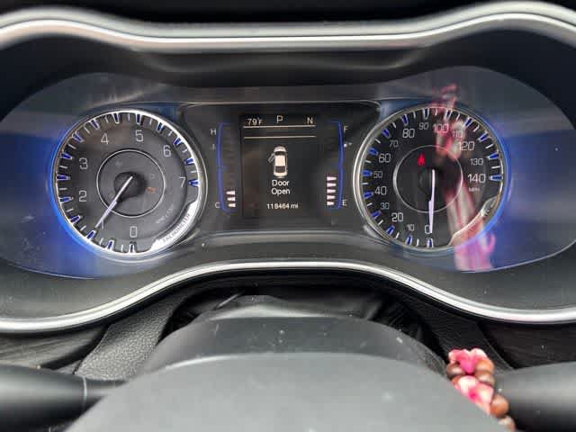 Used 2015 Chrysler 200 Limited w/ Convenience Group FWD image 14