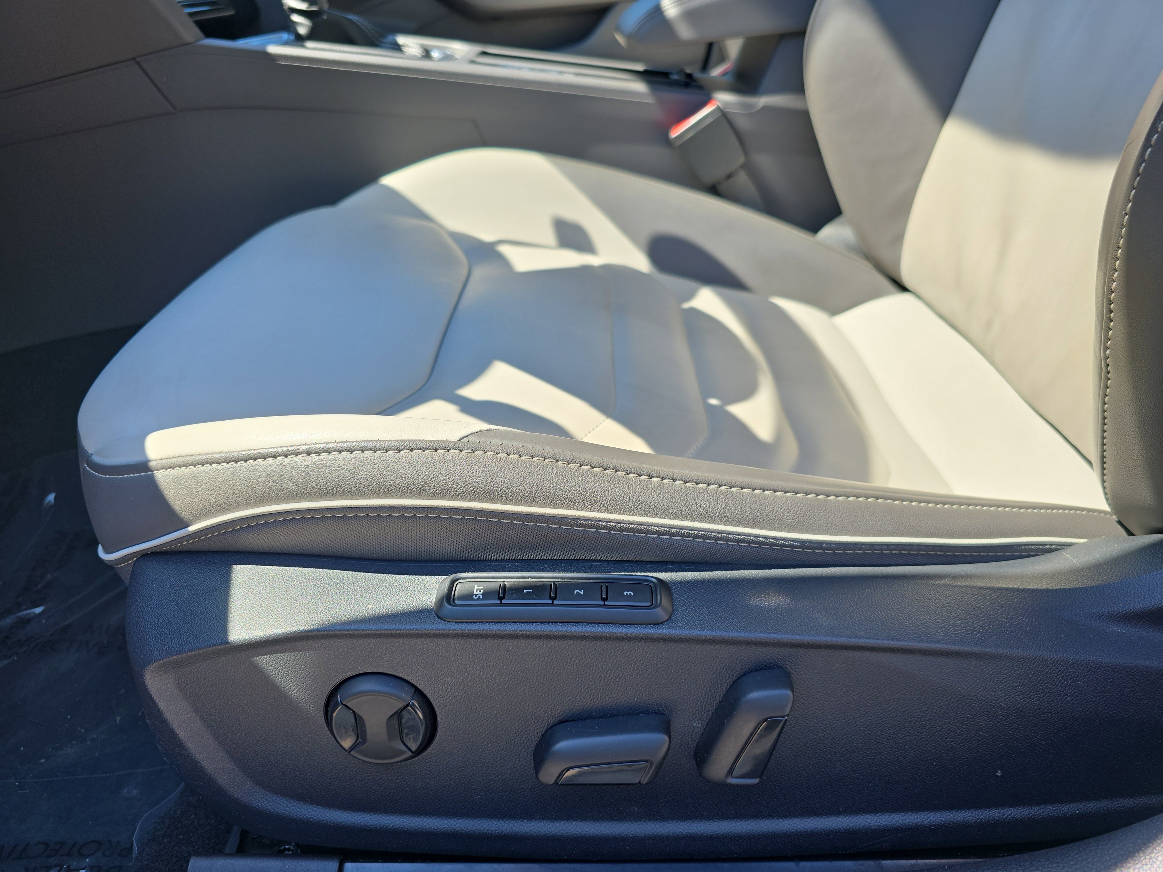 Used 2023 Volkswagen Arteon SEL Premium AWD/4WD image 27