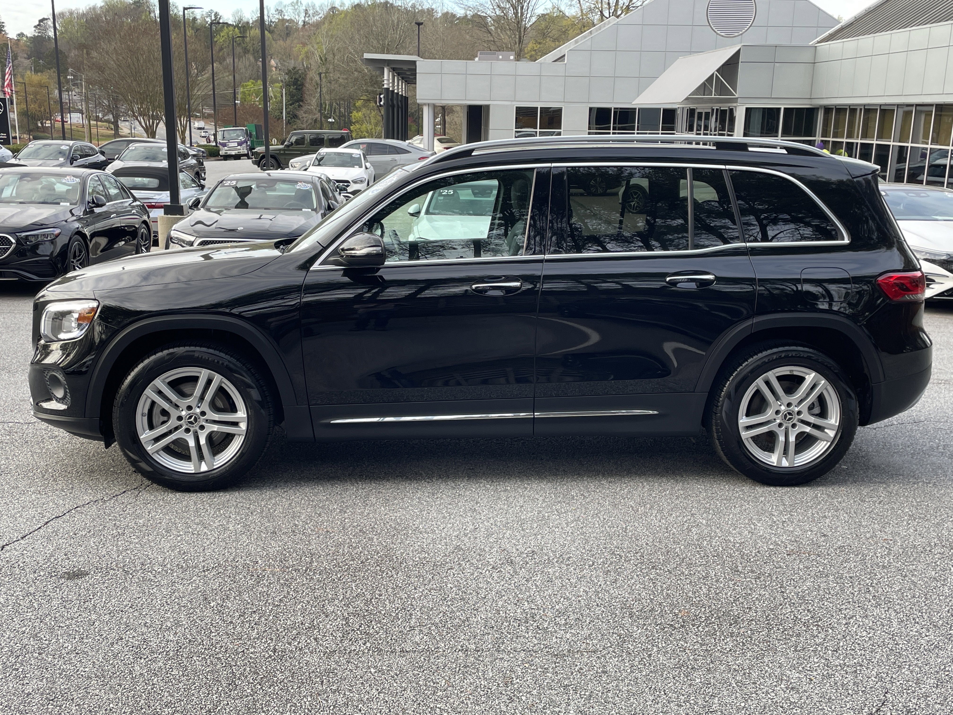 Certified 2022 Mercedes-Benz GLB 250 4MATIC image 13