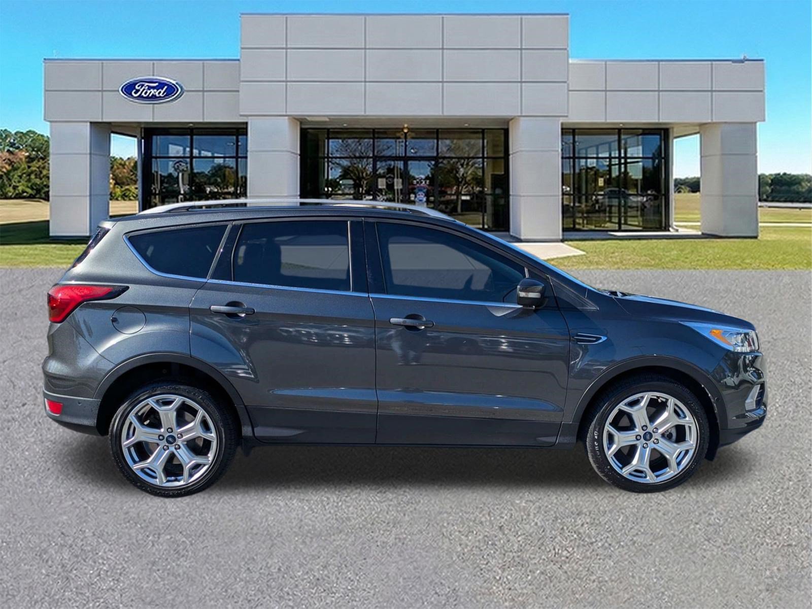 Certified 2019 Ford Escape Titanium FWD image 3