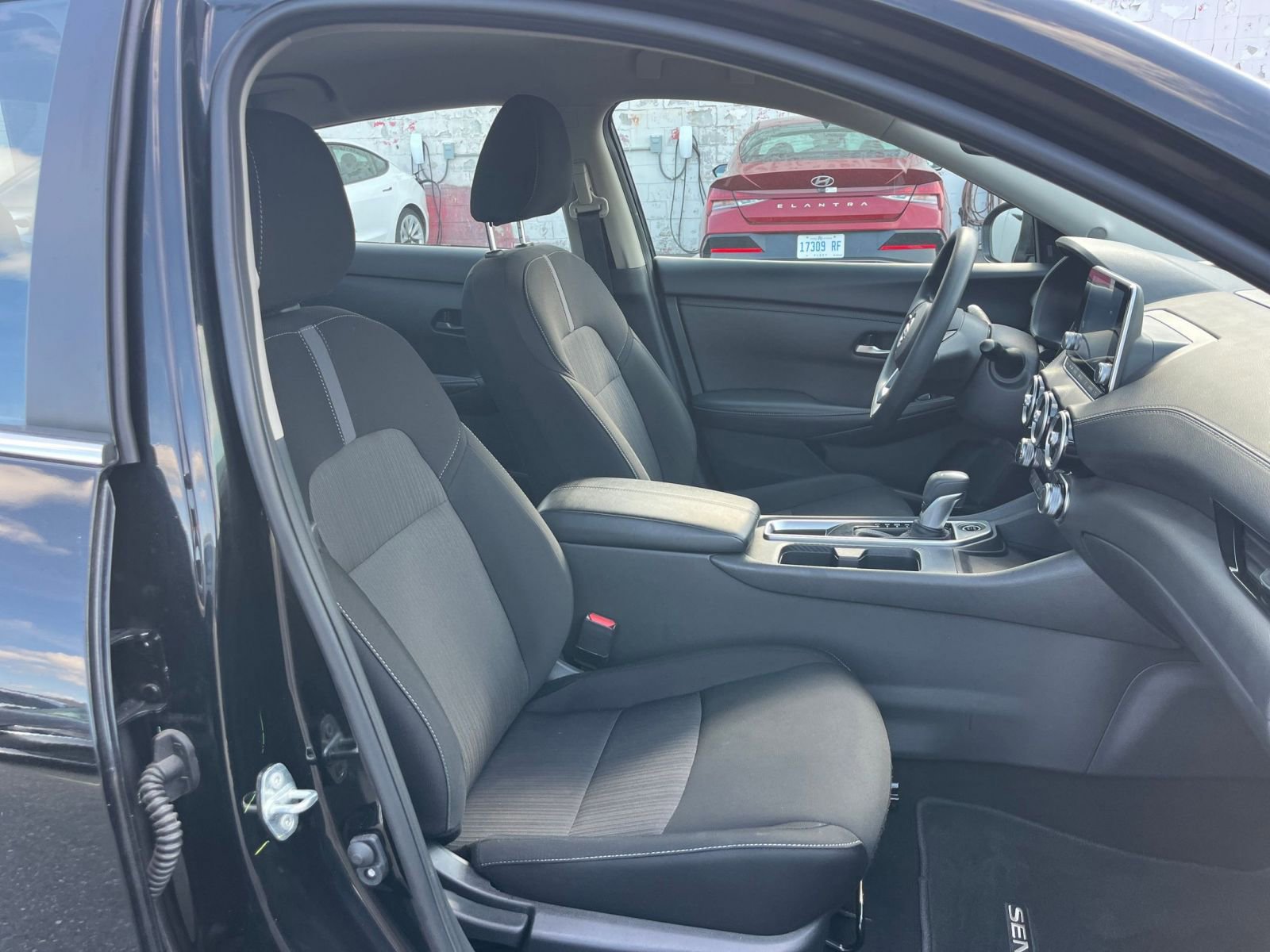 Used 2025 Nissan Sentra SV FWD image 35