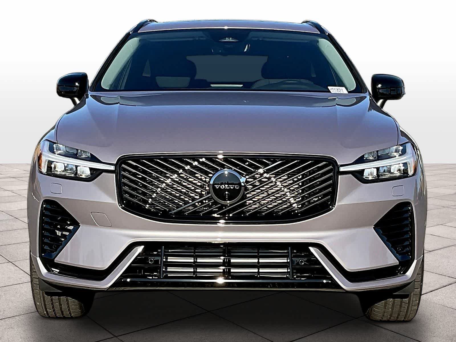New 2026 Volvo XC60 T8 Plus w/ Climate Package PRO AWD/4WD image 5