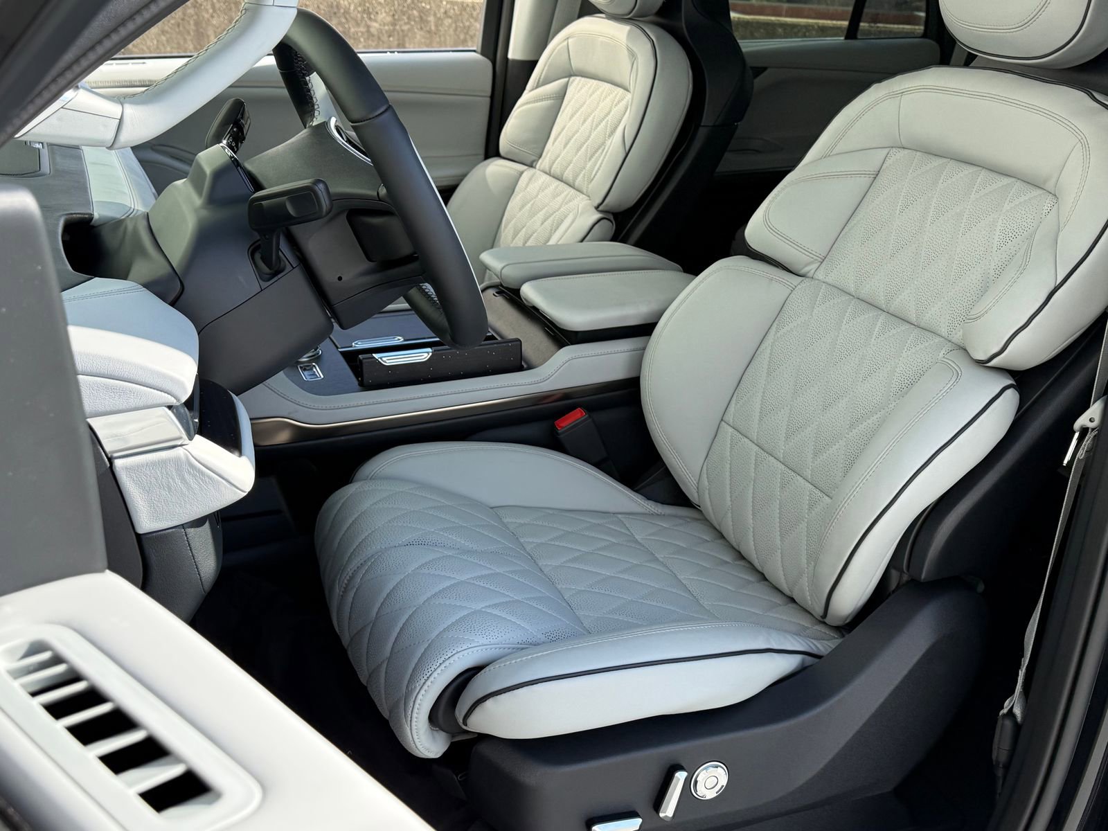 New 2026 Lincoln Navigator Black Label image 26