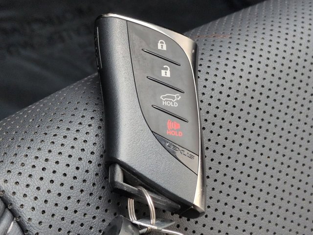Used 2024 Lexus GX 550 w/ Accessory Package (Z1) AWD/4WD image 29