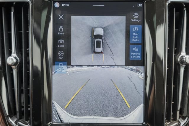 Certified 2024 Volvo XC60 B5 Plus w/ Protection Package Premier AWD/4WD image 40