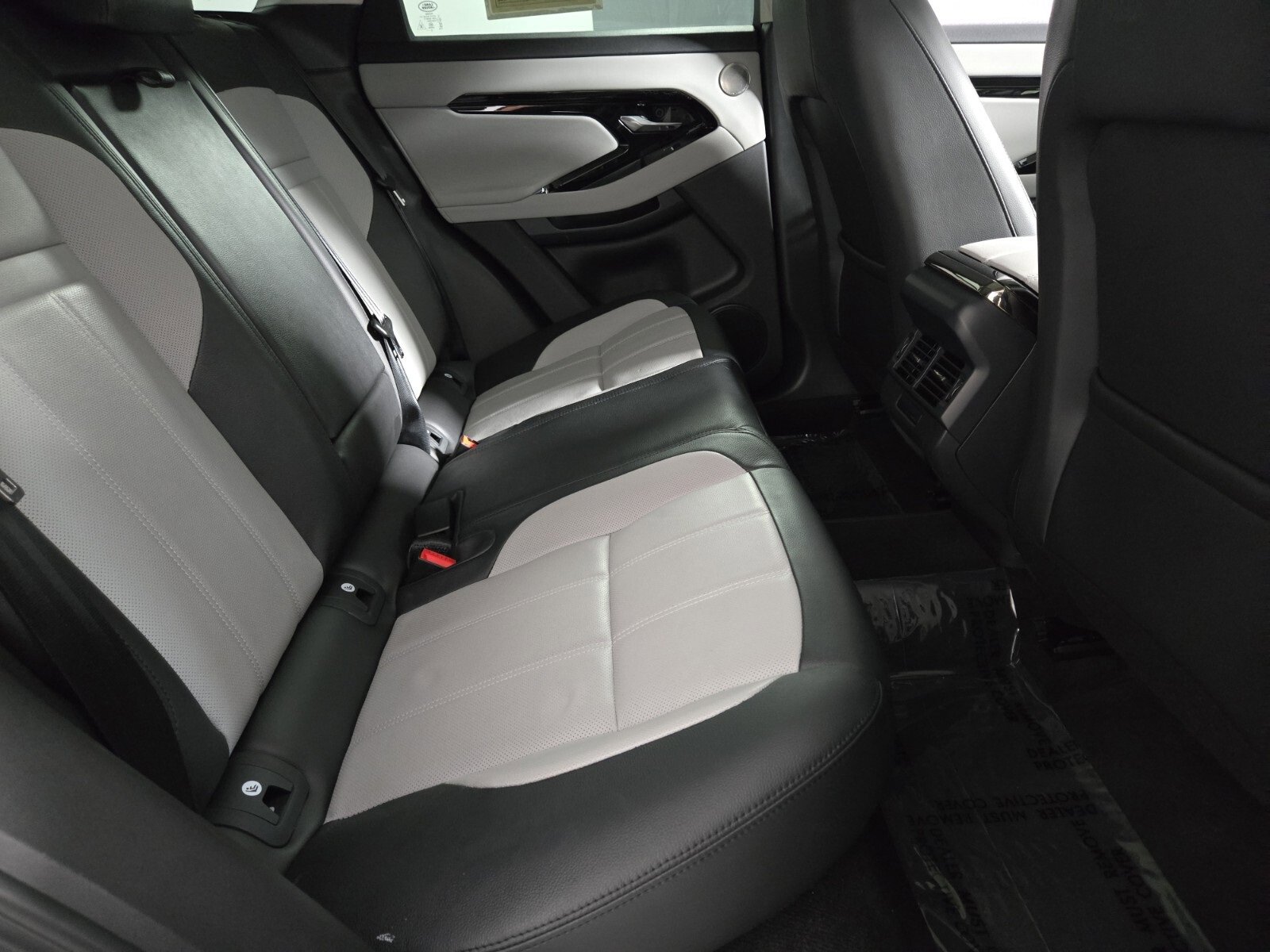 Used 2024 Land Rover Range Rover Evoque Dynamic SE image 16