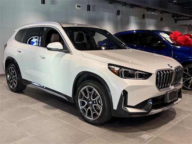 Used 2025 BMW X1 xDrive28i w/ Technology Package image 3