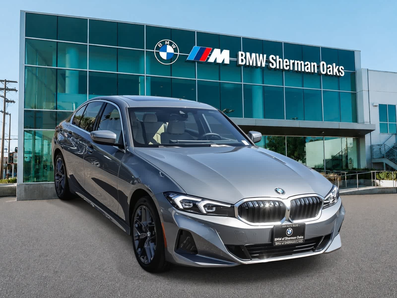 Used 2026 BMW 330i Sedan w/ Convenience Package RWD image 3