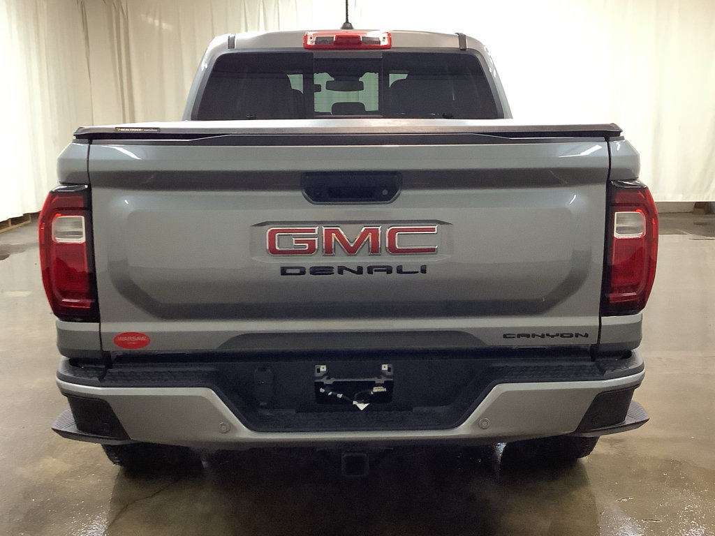 Used 2025 GMC Canyon Denali AWD/4WD image 6