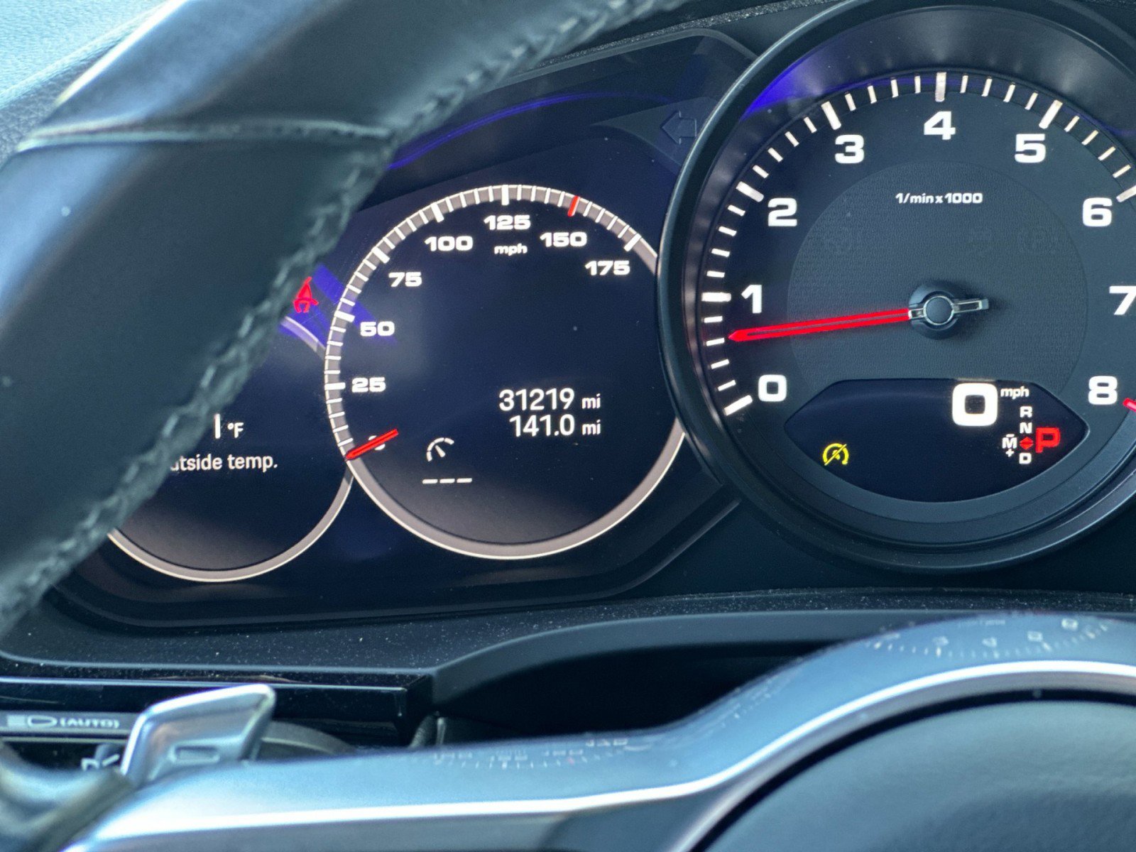 Used 2023 Porsche Cayenne Platinum Edition image 25