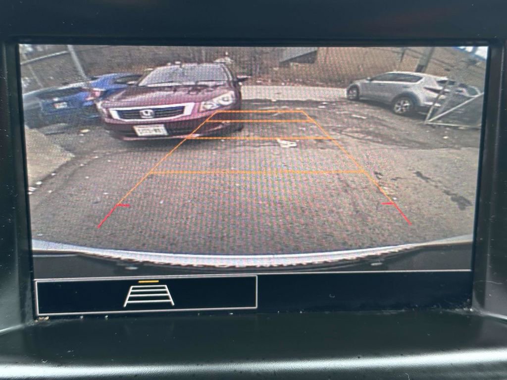 Used 2023 GMC Terrain SLE w/ Driver Convenience Package image 24