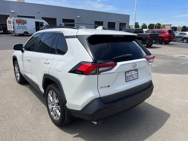 Used 2021 Toyota RAV4 XLE Premium FWD image 7