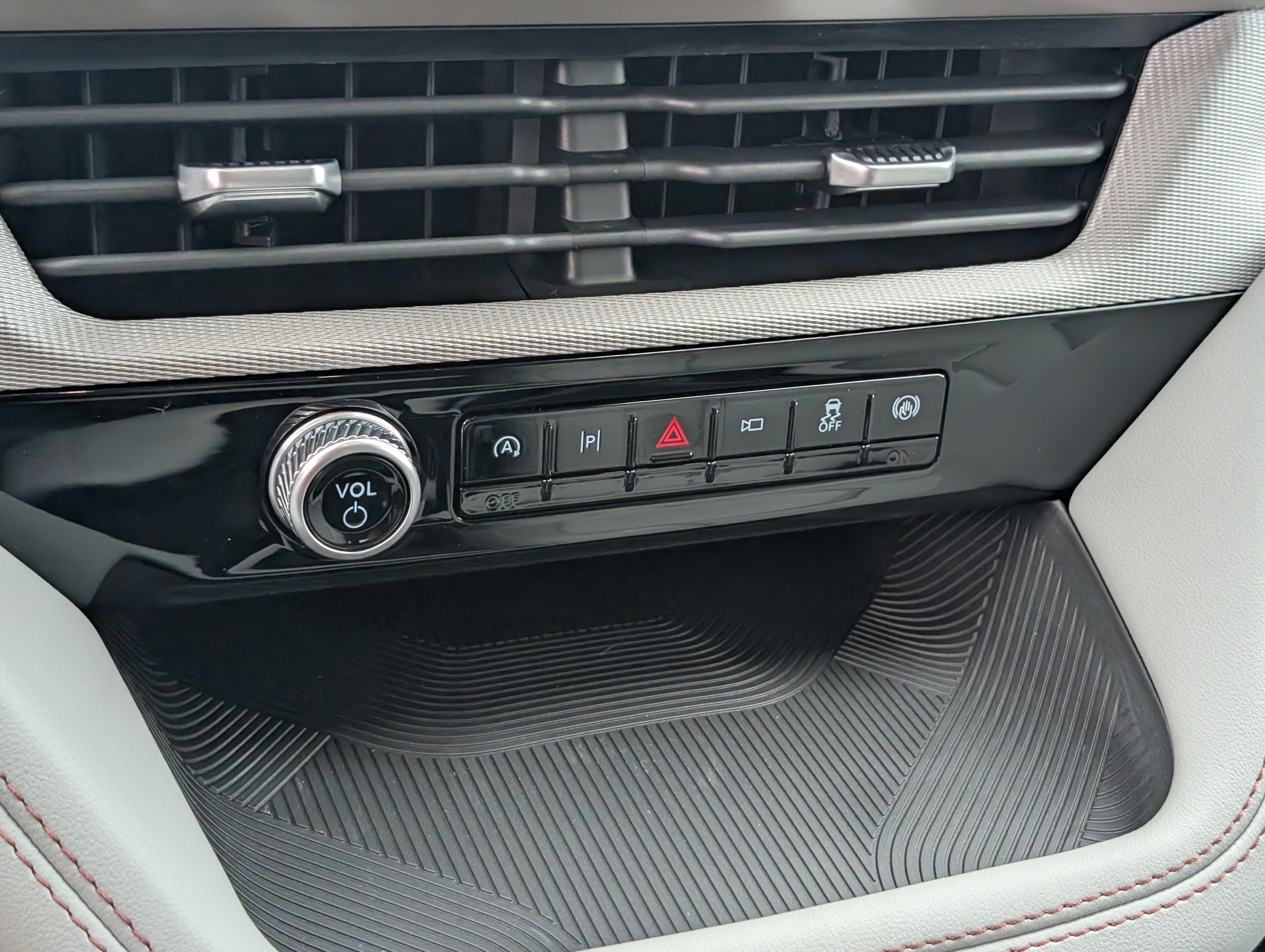 New 2026 Ford Explorer Active w/ Active Comfort Package AWD/4WD image 30