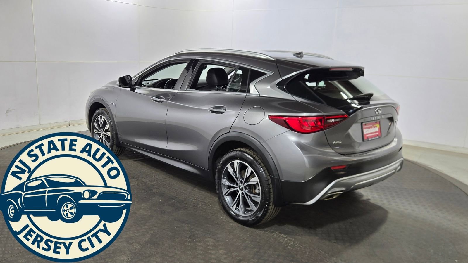 Used 2018 INFINITI QX30 AWD image 5