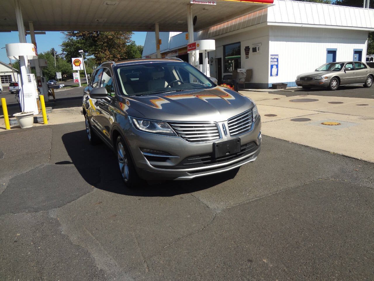 Used 2017 Lincoln MKC Select w/ Select Plus Package AWD/4WD image 6