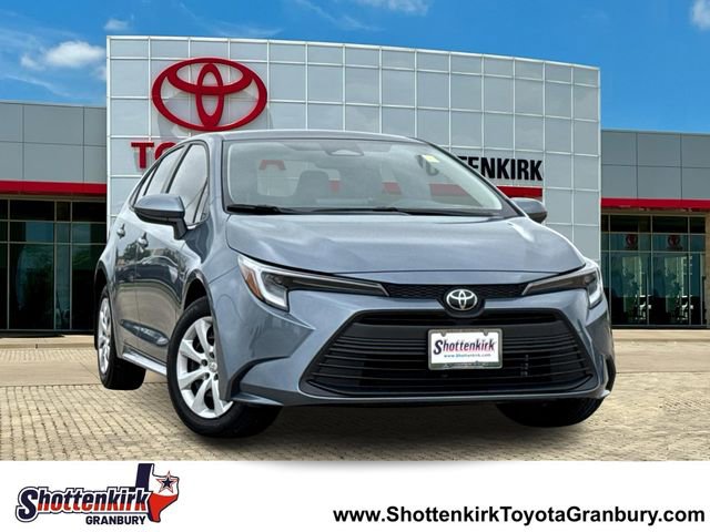Used 2026 Toyota Corolla LE FWD image 1
