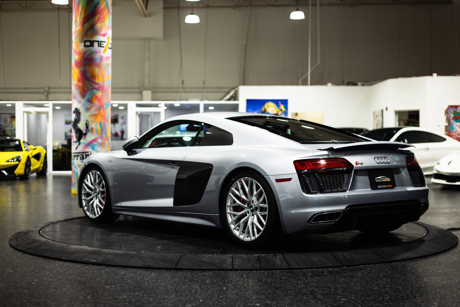 Used 2017 Audi R8 V10 w/ Carbon Exterior Package image 12