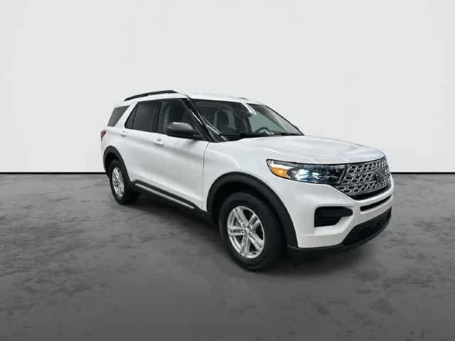 Used 2023 Ford Explorer XLT AWD/4WD image 5