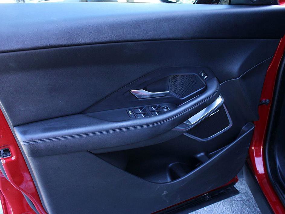 Used 2019 Jaguar E-PACE S image 8