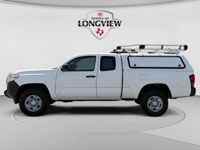 Used 2022 Toyota Tacoma SR RWD image 2
