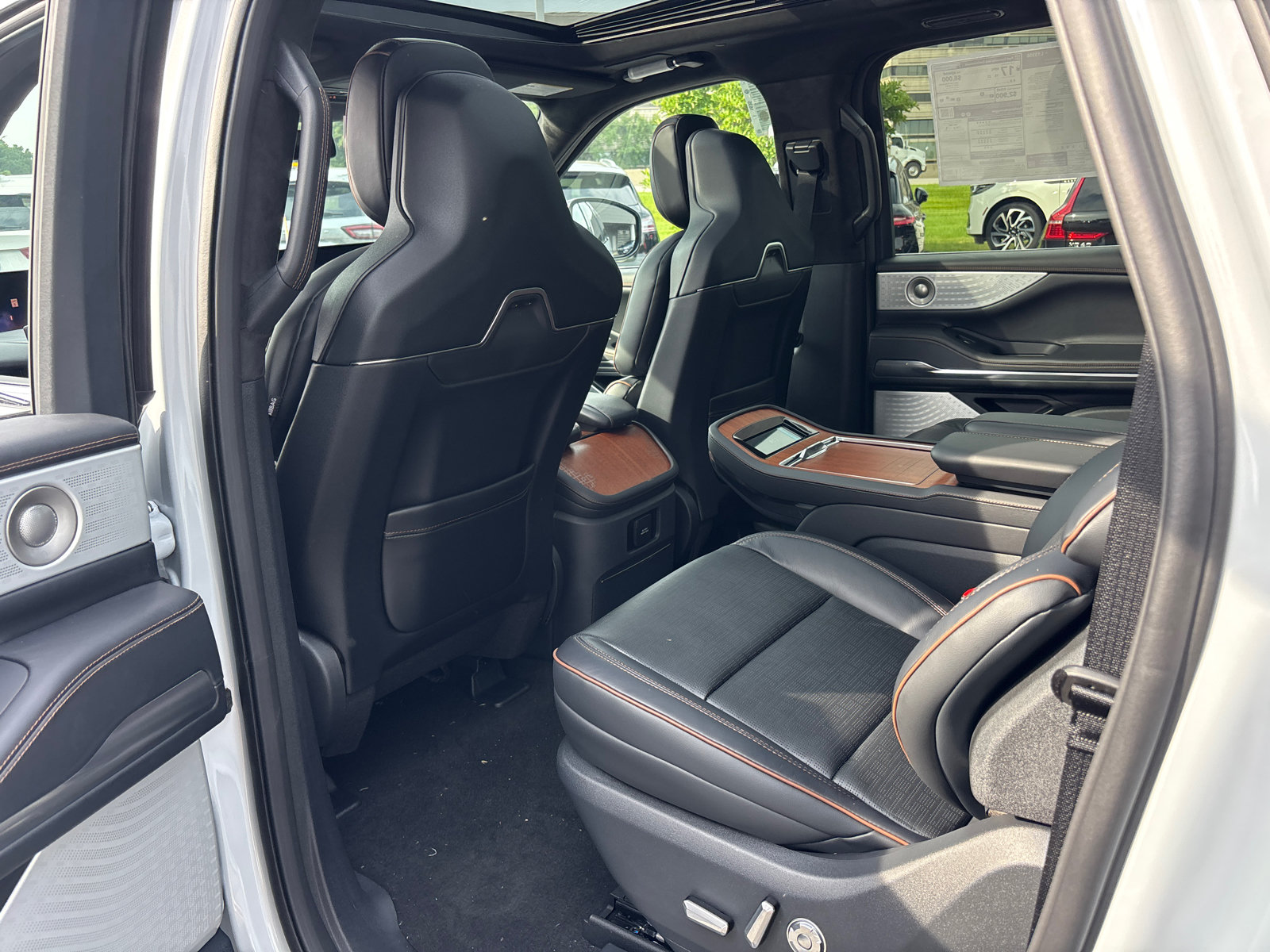 New 2026 Lincoln Navigator L Black Label AWD/4WD image 26
