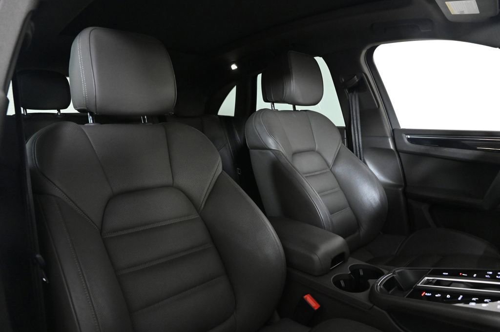 Used 2023 Porsche Macan S image 18