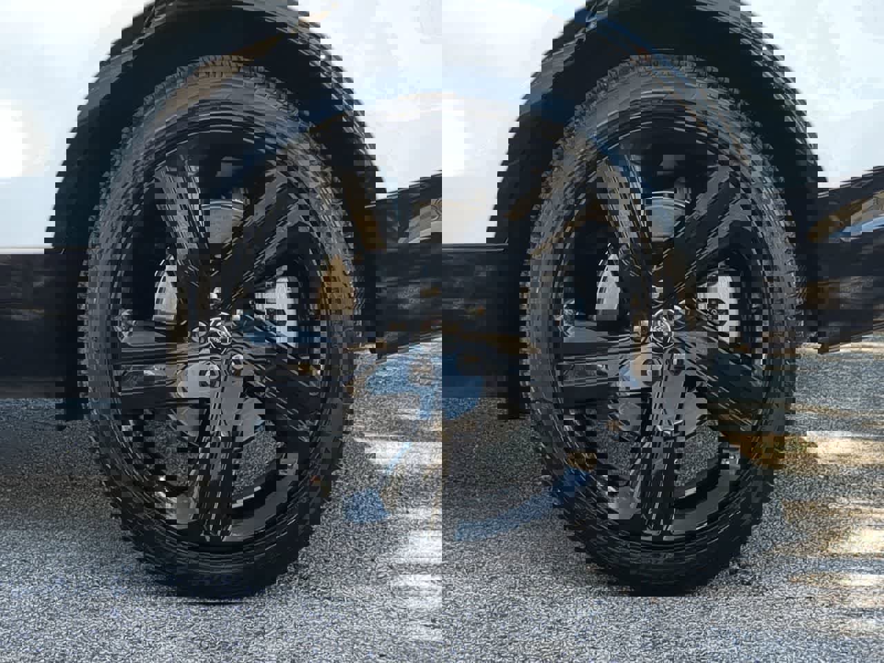 Used 2023 Land Rover Discovery HSE R-Dynamic image 14