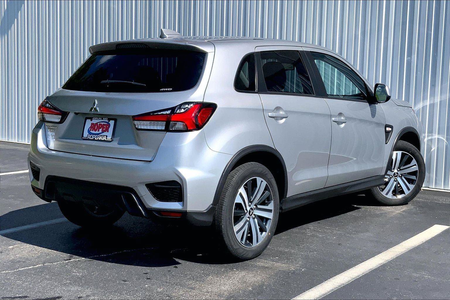 Used 2025 Mitsubishi Outlander Sport ES AWD/4WD image 9