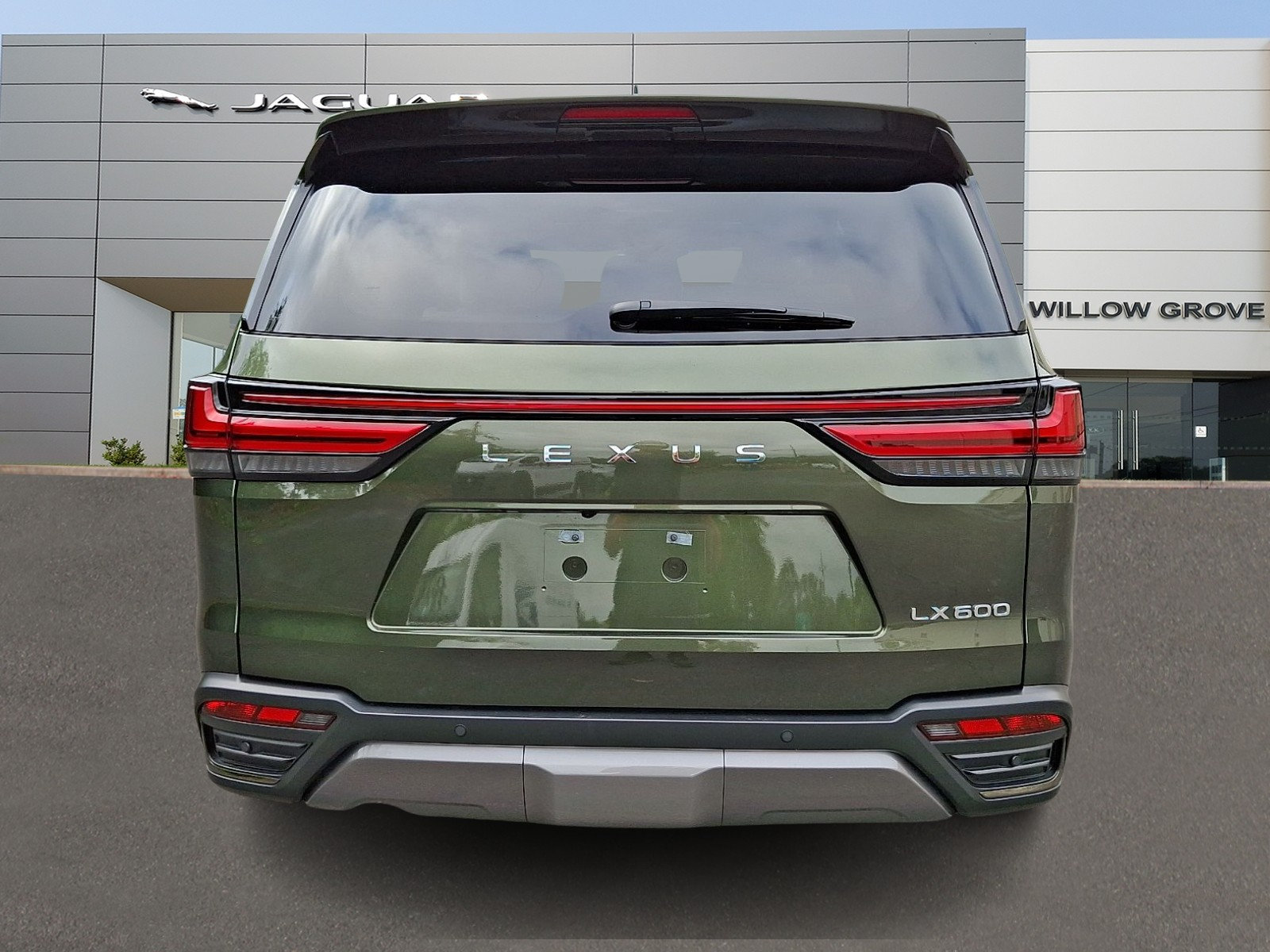 Used 2024 Lexus LX 600 4WD w/ Luxury Package image 7