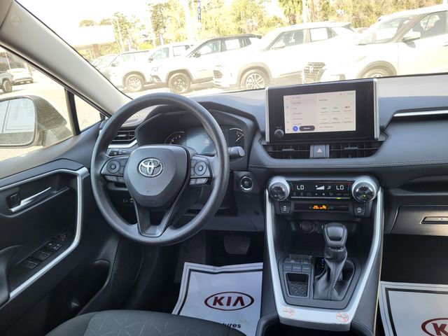 Used 2025 Toyota RAV4 XLE image 15
