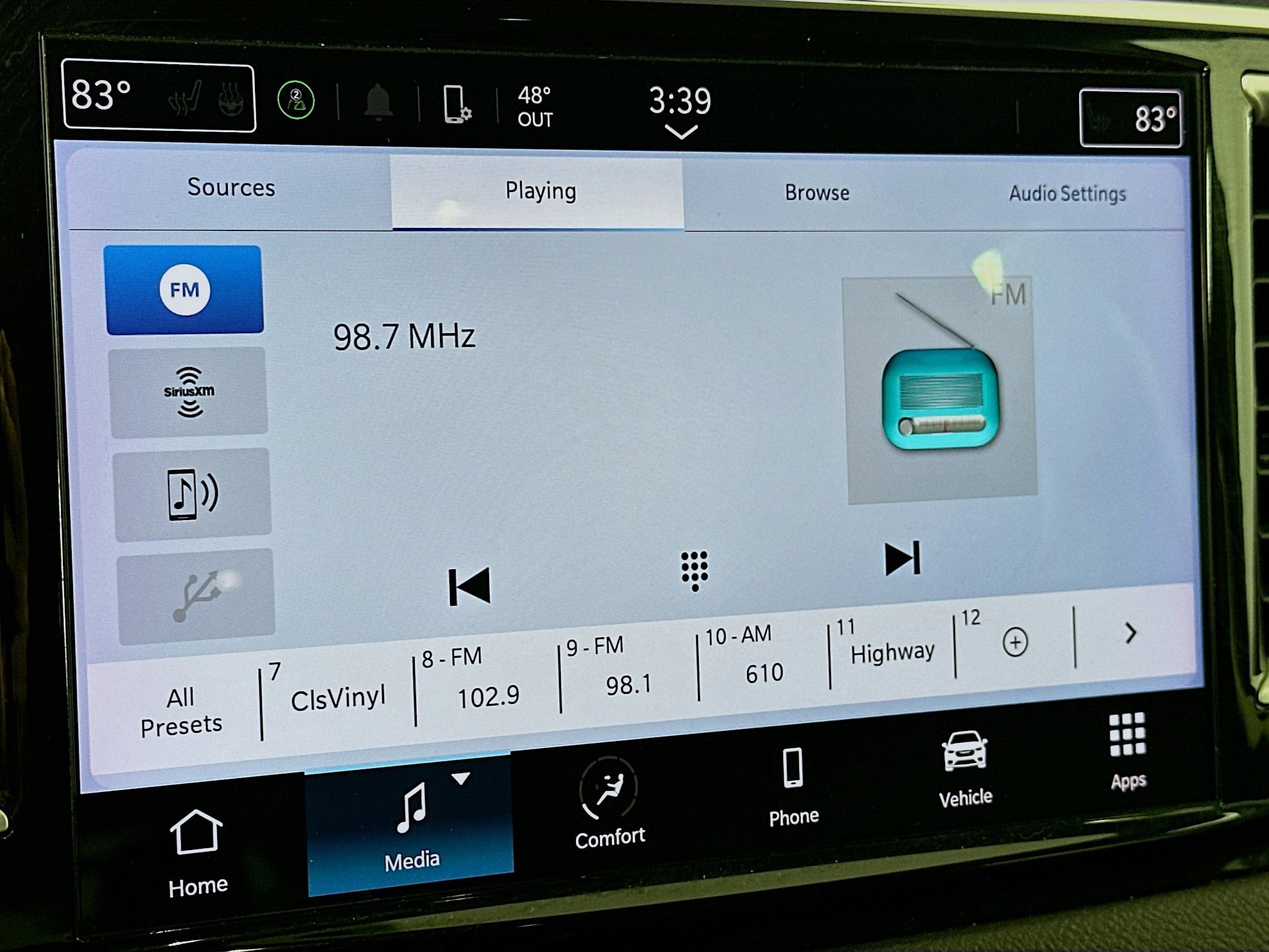 Used 2024 Chrysler Pacifica Touring-L image 21