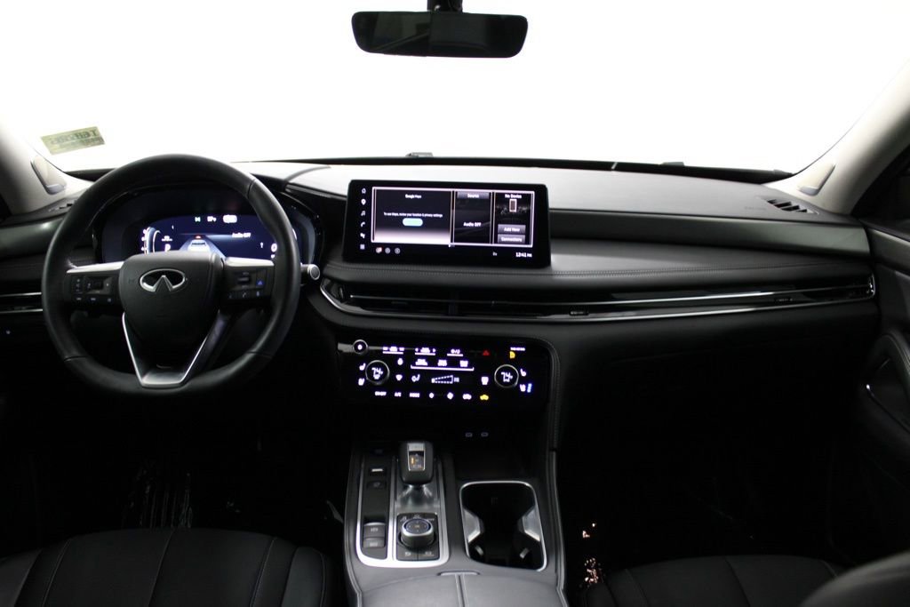 Certified 2026 INFINITI QX60 Luxe w/ Family Package AWD/4WD image 33