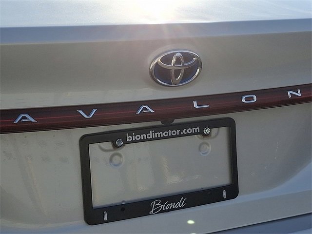 Used 2019 Toyota Avalon XLE w/ Moonroof Package image 30