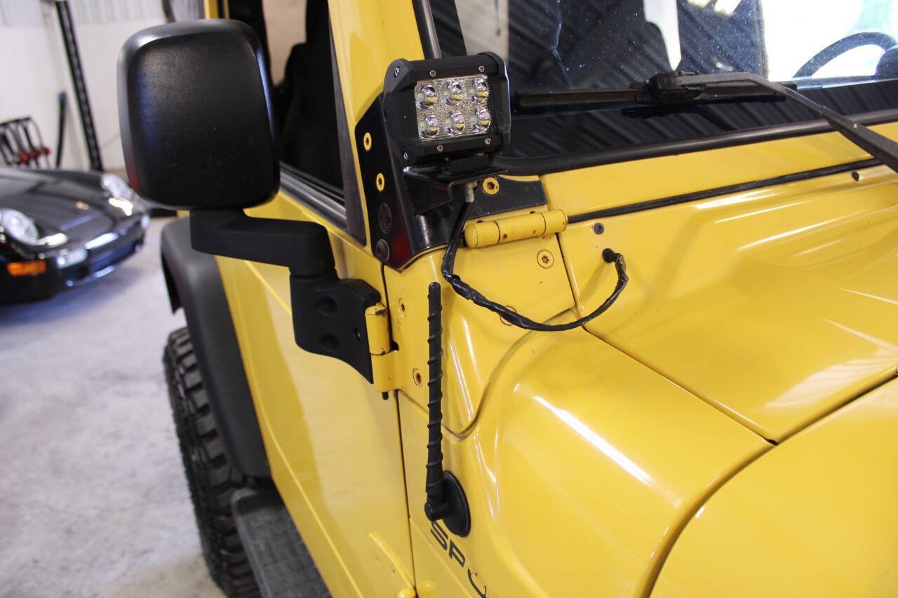 Used 2005 Jeep Wrangler Sport w/ 30" Tire & Wheel Group AWD/4WD image 15