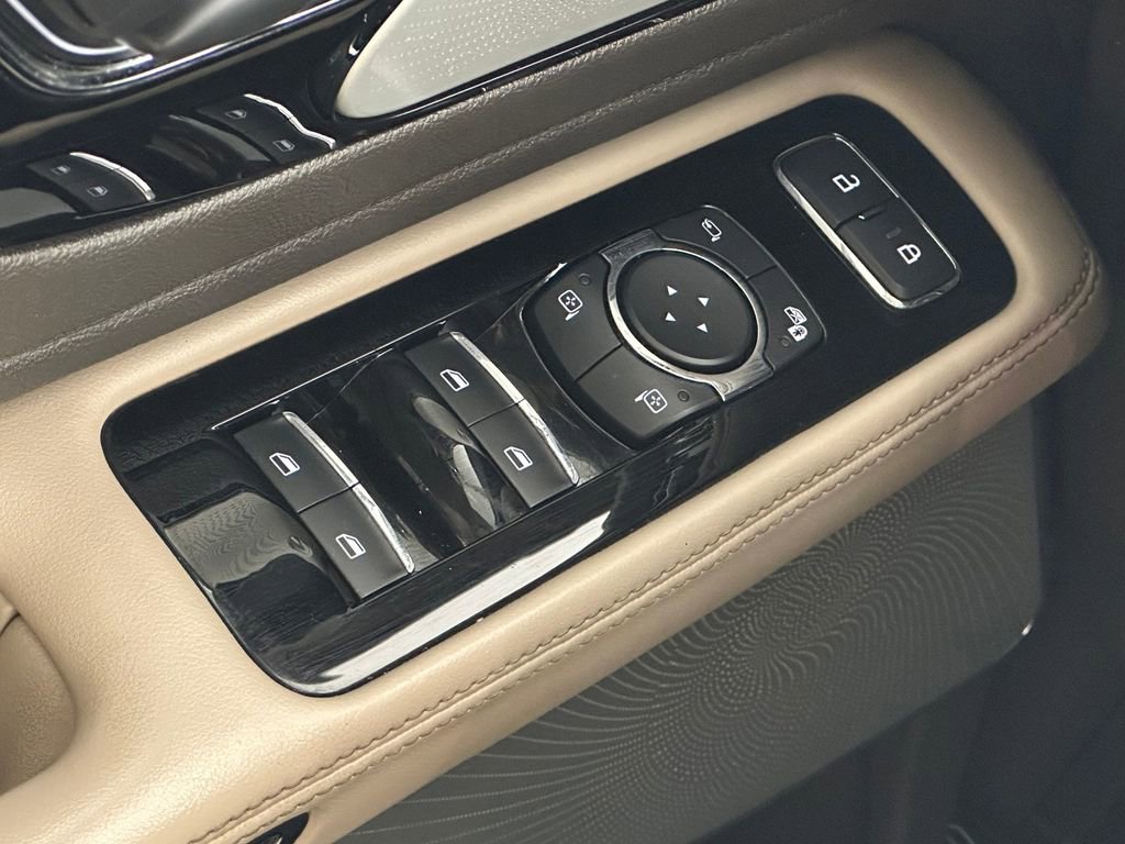 Used 2020 Lincoln Aviator Reserve w/ Equipment Group 202A image 35