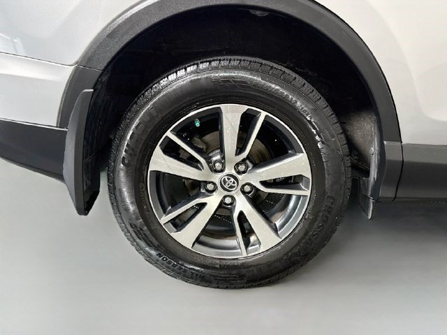 Used 2018 Toyota RAV4 XLE FWD image 31