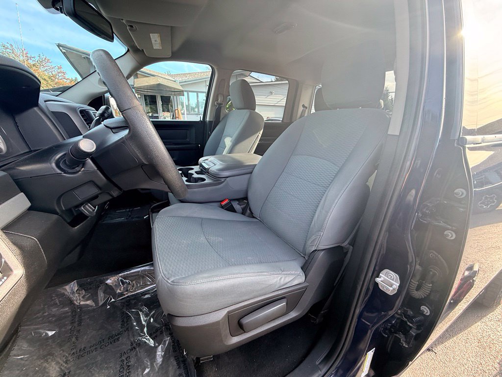 Used 2019 RAM 1500 ST w/ SXT Appearance Group AWD/4WD image 17