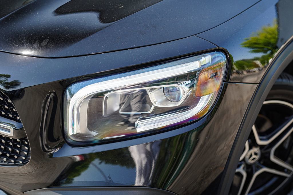 Used 2023 Mercedes-Benz GLB 250 image 4