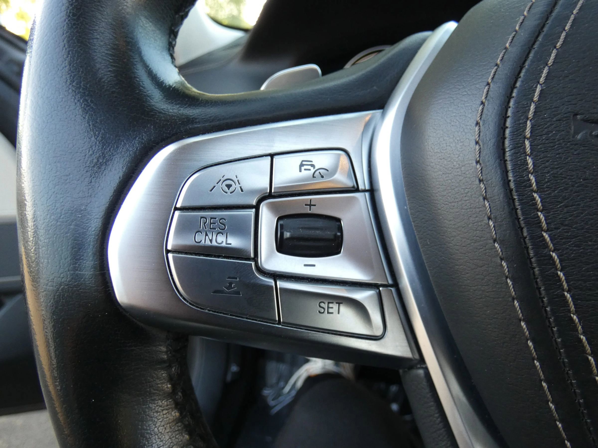 Used 2016 BMW 750i xDrive image 65