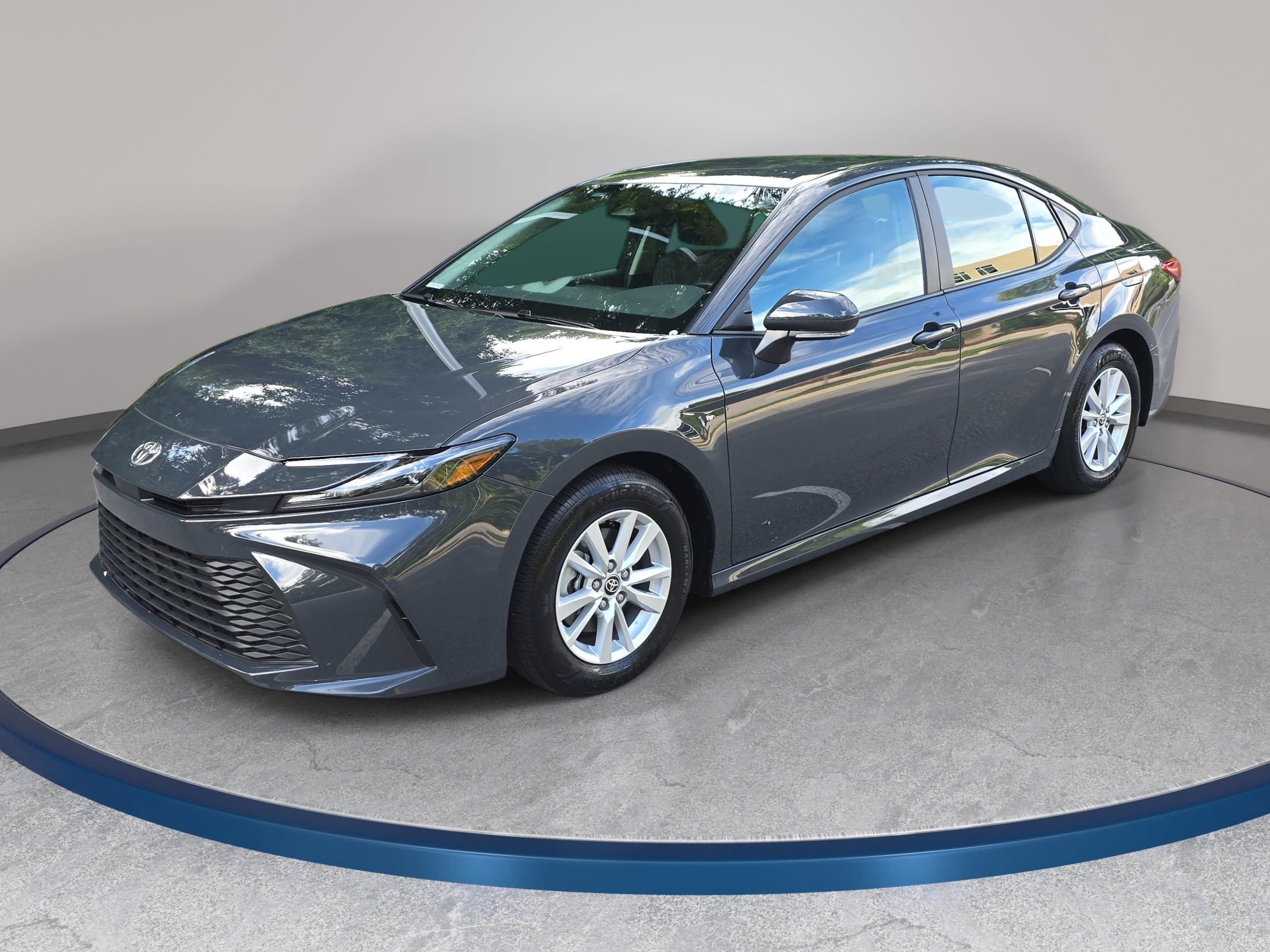Used 2026 Toyota Camry LE w/ Convenience Package FWD image 1